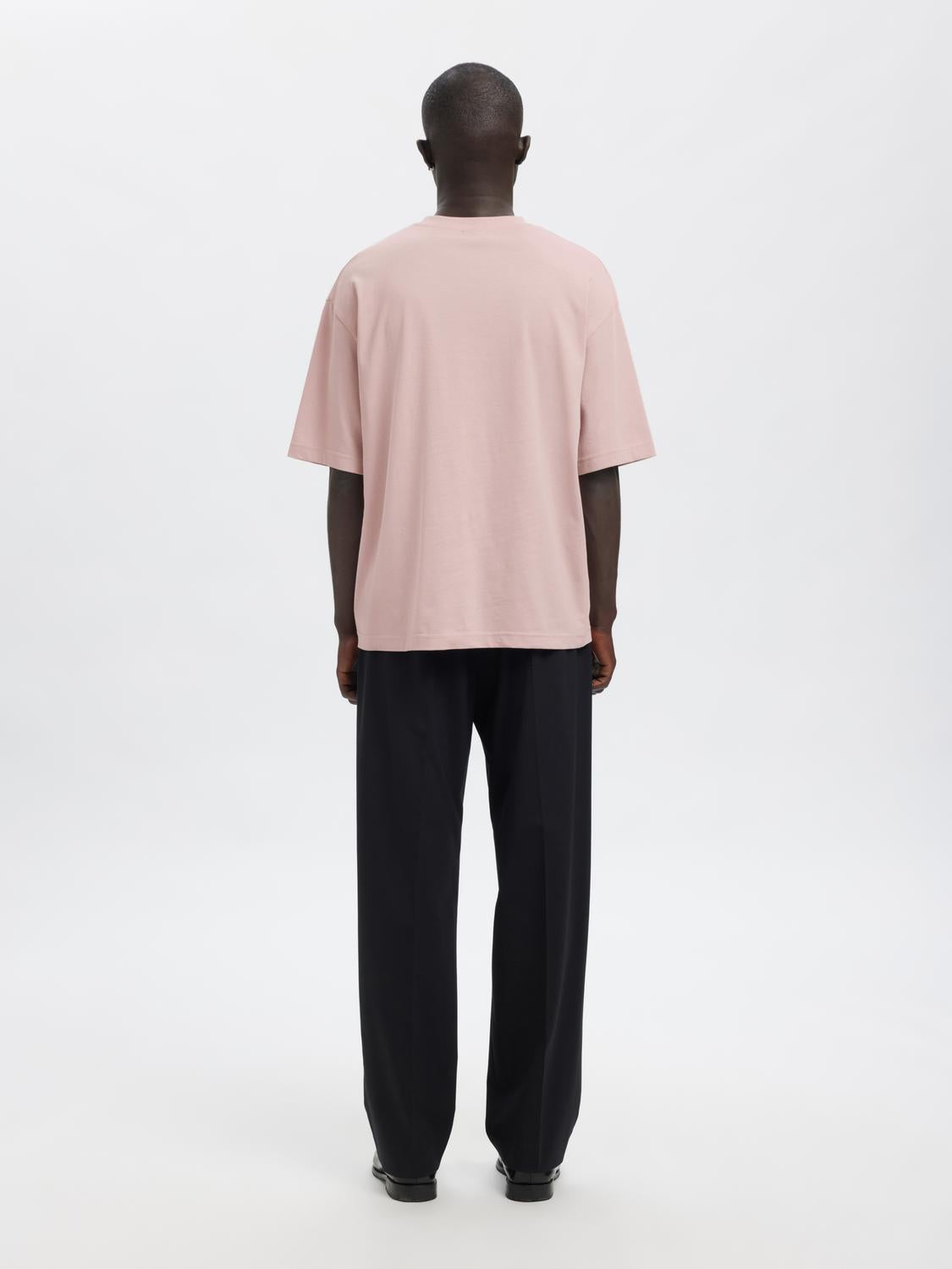 model_shot-back